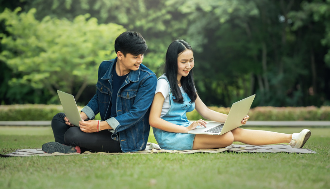 大学生におすすめの軽いノートパソコンまとめ